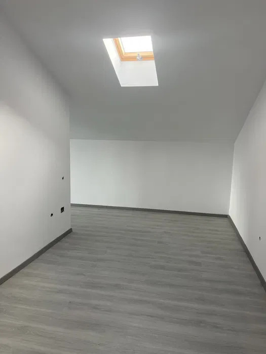 Apartament 2 camere finisat 67 mp utili , balcon , parcare inclusa zona Teilor