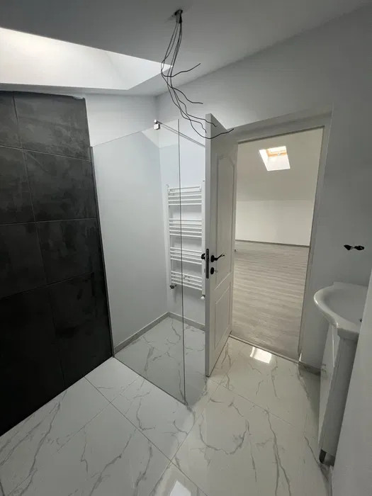 Apartament 2 camere finisat 67 mp utili , balcon , parcare inclusa zona Teilor