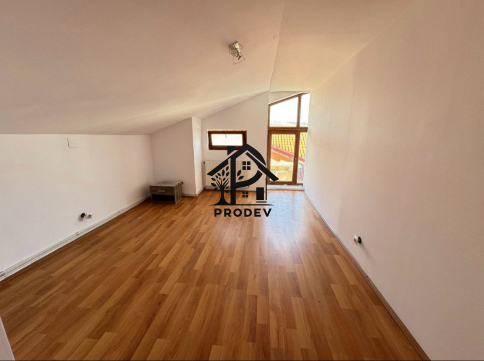 Apartament cu scara interioara 3 camere 80 mp si parcare inclusa