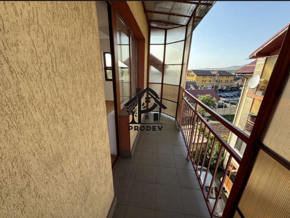 Apartament cu scara interioara 3 camere 80 mp si parcare inclusa