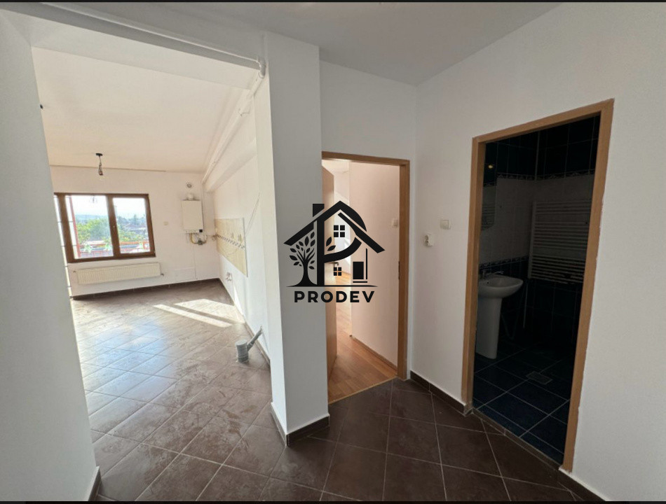 Apartament cu scara interioara 3 camere 80 mp si parcare inclusa