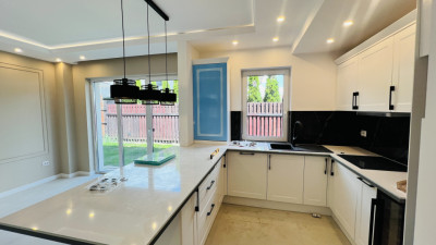 Duplex cu 4 camere si 2 bai in ansamblu nou privat zona Terra