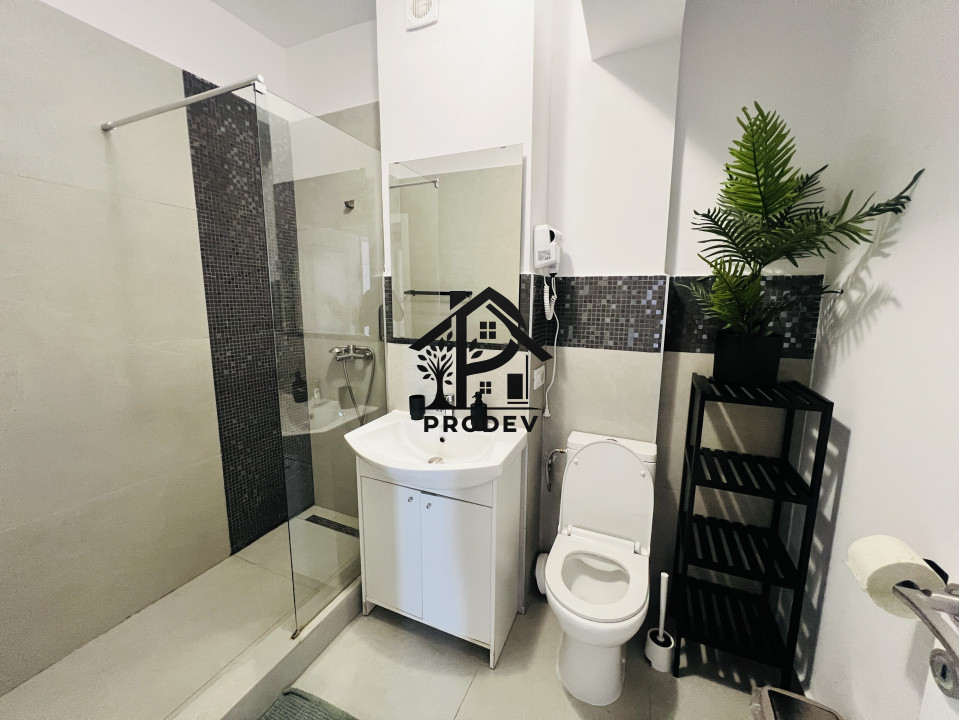 Apartament de lux ultra dotat de 3 camere 67 mp utli in zona Teilor