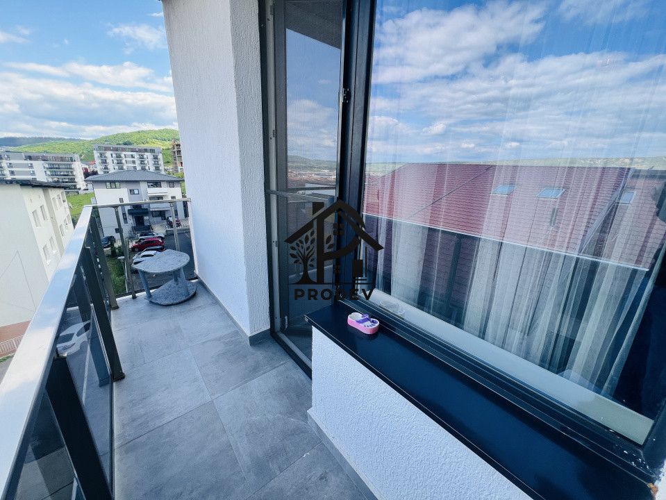 Apartament de lux ultra dotat de 3 camere 67 mp utli in zona Teilor
