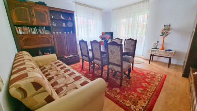 Apartemant 2 camere decomandat 56 mp, parter inalt pe strada Muzeul Apei