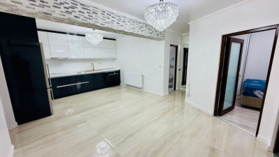 Apartament modern, nou, 4 camere, parcare, zona Florilor!