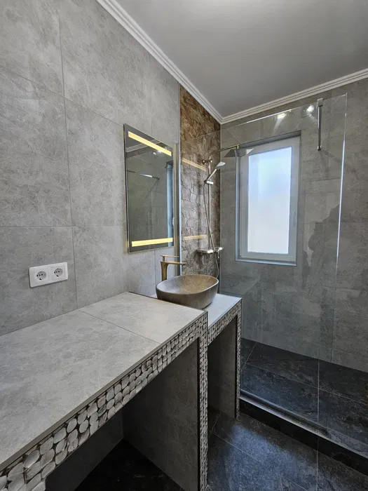 Apartament 2 camere 50 mp plus terasa la etaj intermediar in zona Fagului