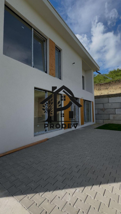 Oportunitate!Duplex semifinisat, 120mp, priveliste spre lac, Chinteni!