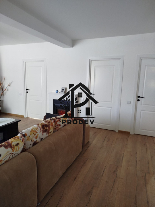 Duplex 4 camere 108 mp utili si teren liber 110 mp 2 parcari in zona Terra