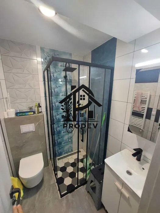 Apartament de 3 camere 60 mp utili si 2 parcari etajul 1 zona Cetatii