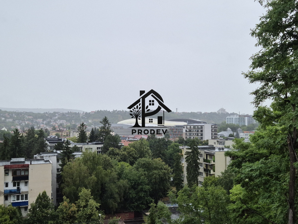Apartament 3 camere, 80mp, garaj, panorama, zona PLATINIA/USAMV