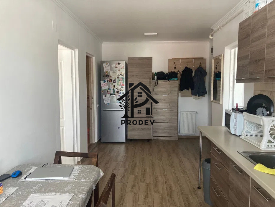 Apartament 2 camere decomandat etajul 3 in zona Catanelor