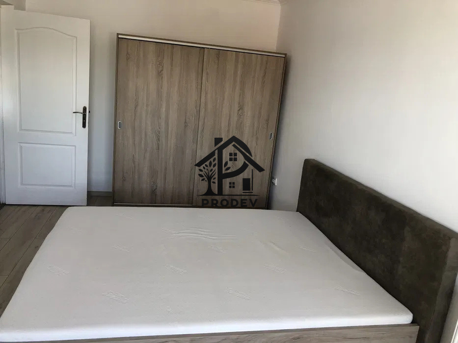 Apartament 2 camere decomandat etajul 3 in zona Catanelor