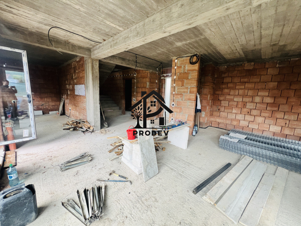 Duplex 4 camere 3 bai 130mp utili si 190 mp teren liber in zona Terra!