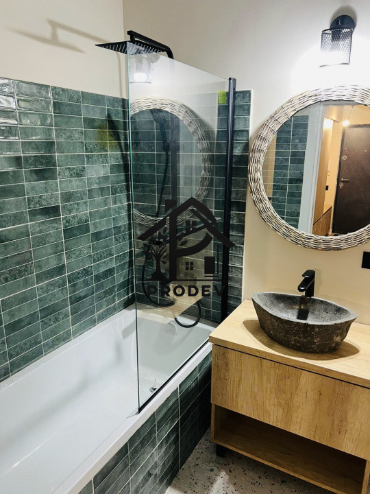 Apartament ultrafinisat 3 camere, terasa 10 mp cu priveliste zona Stejarului