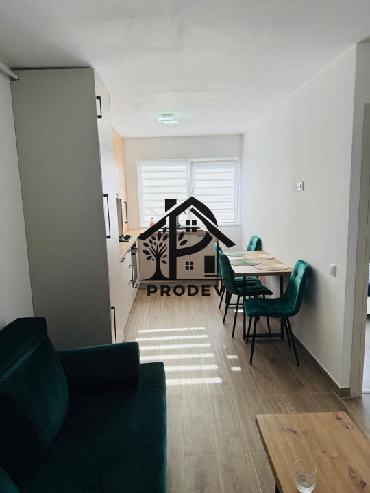 Apartament, 3 camere, paracare, strada Tineretului, Floresti!