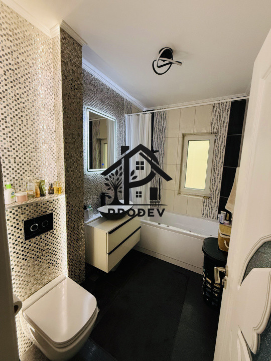 Apartament 3 camere decomandat 68 mp utili plus balcon strada Teilor