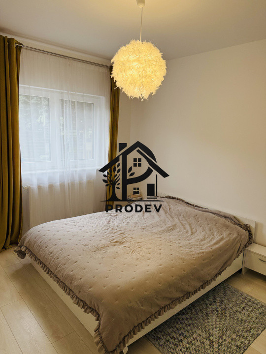 Apartament 3 camere decomandat 68 mp utili plus balcon strada Teilor