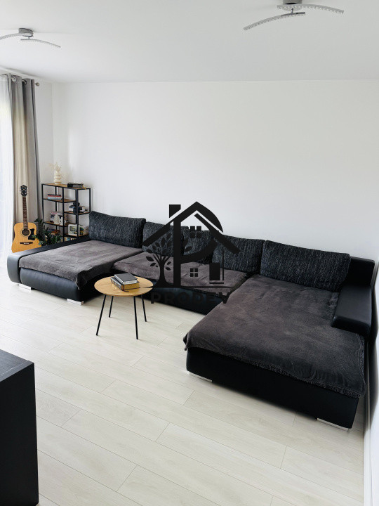 Apartament 3 camere decomandat 68 mp utili plus balcon strada Teilor