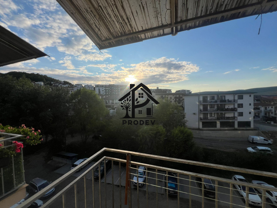 Apartament de 3 camere 66 mp si 8 mp balcon etaj intermediar Eroilor