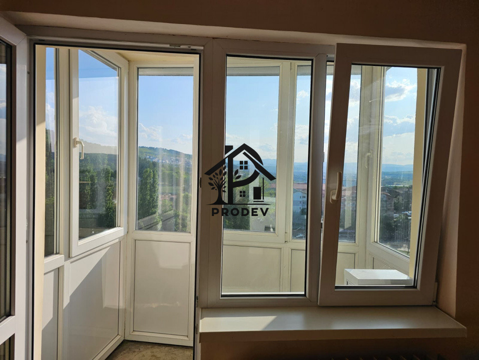 Apartament 2 camere 40 mp plus balcon etaj intermediar zona Bucium