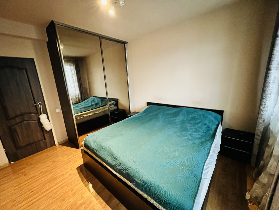 Apartament de 3 camere, mobilat utilat la cheie pe strada Cetatii