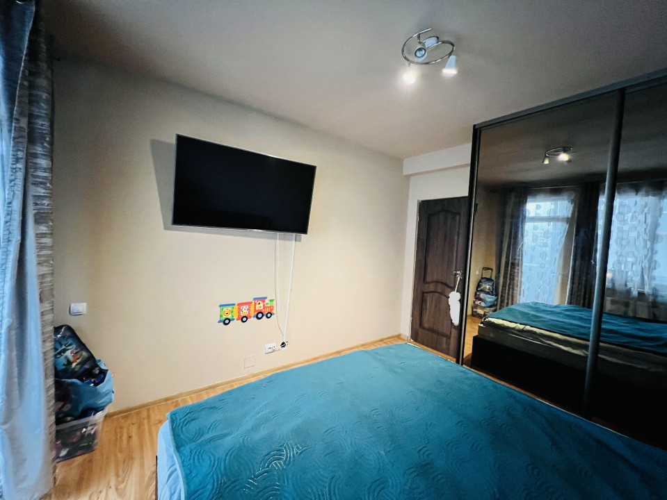 Apartament de 3 camere, mobilat utilat la cheie pe strada Cetatii
