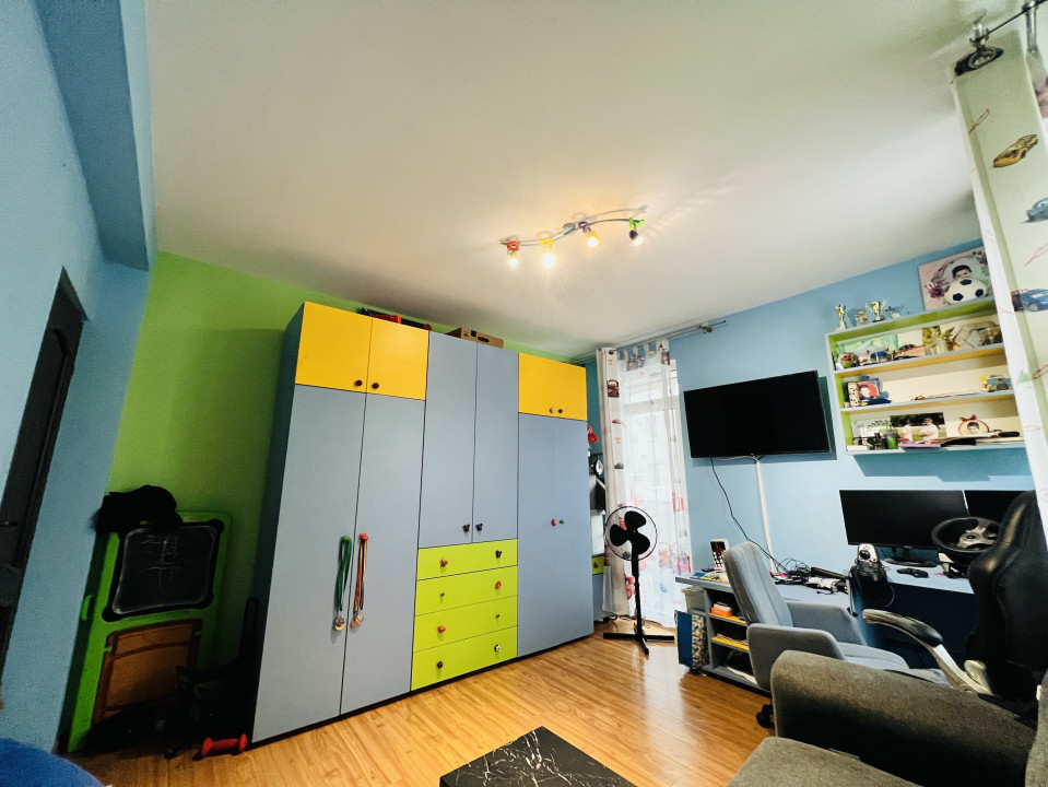 Apartament de 3 camere, mobilat utilat la cheie pe strada Cetatii