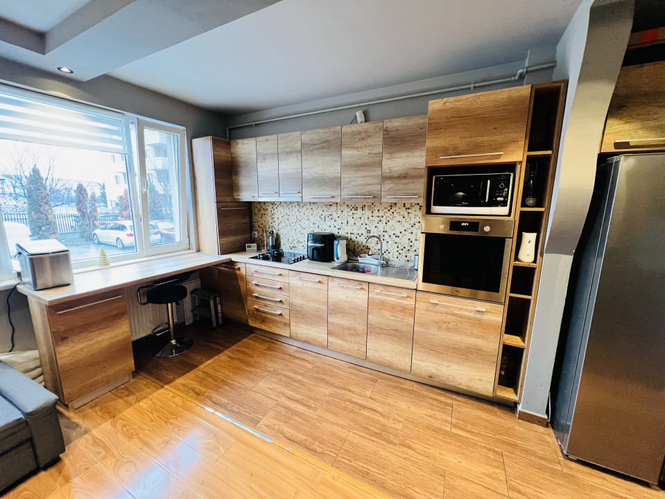 Apartament de 3 camere, mobilat utilat la cheie pe strada Cetatii