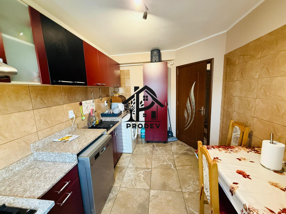 Apartament 3 camere, decomandat, parcare inclusa, strada Cetatii, Floresti!