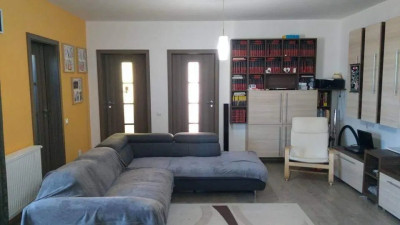 Apartament de 3 camere 68 mp utili si 2 balcoane in asanmblu privat Tineretului