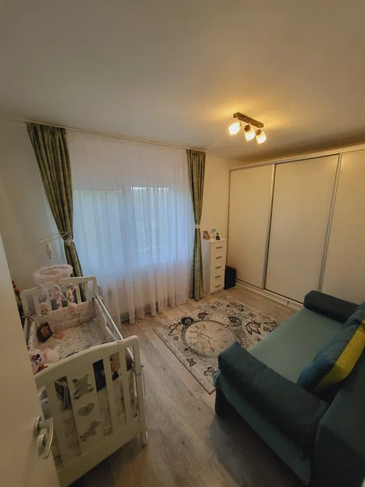 Apartament de 3 camere si doua balcoane etajul 1 parcare inclusa in zona Vivo