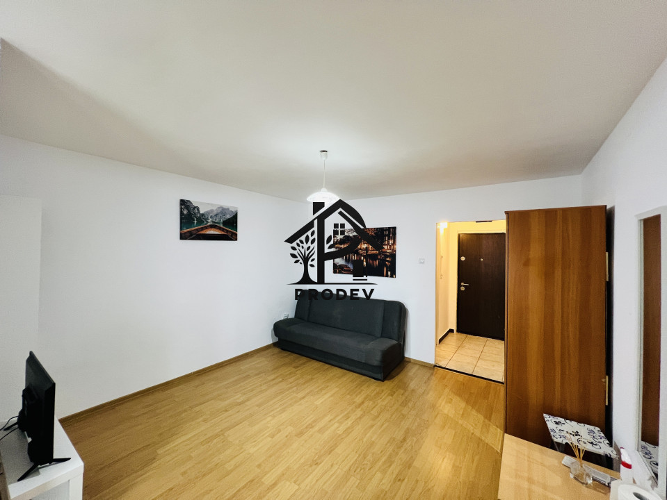 Apartament cu o camera 28 mp plus balcon 4 mp, etajul 2 in zona Parang