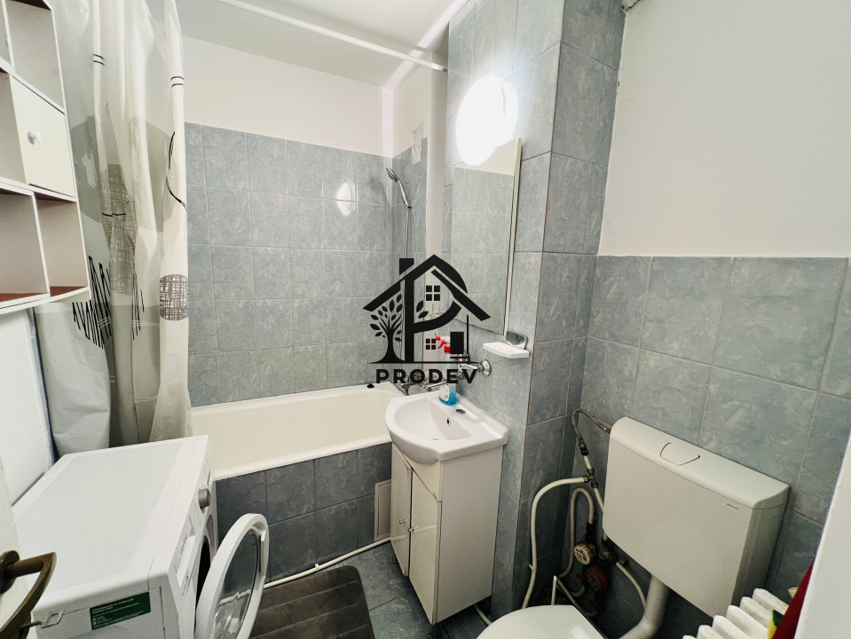 Apartament cu o camera 28 mp plus balcon 4 mp, etajul 2 in zona Parang
