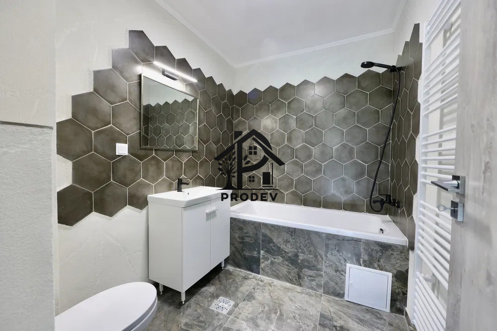 Comision 0% Apartament de 3 camere si 2 bai 67 mp in ansamblu privat Teilor
