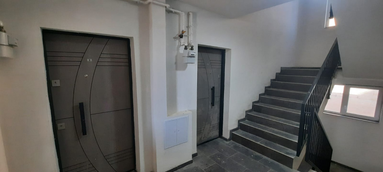 Apartemant doua camere, 50mp utili, terasa de 80mp, parcare, zona Someșului