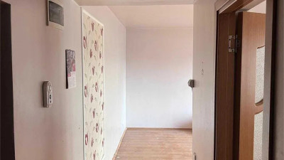 Apartament 2 camere plus balcon strada Eroilor