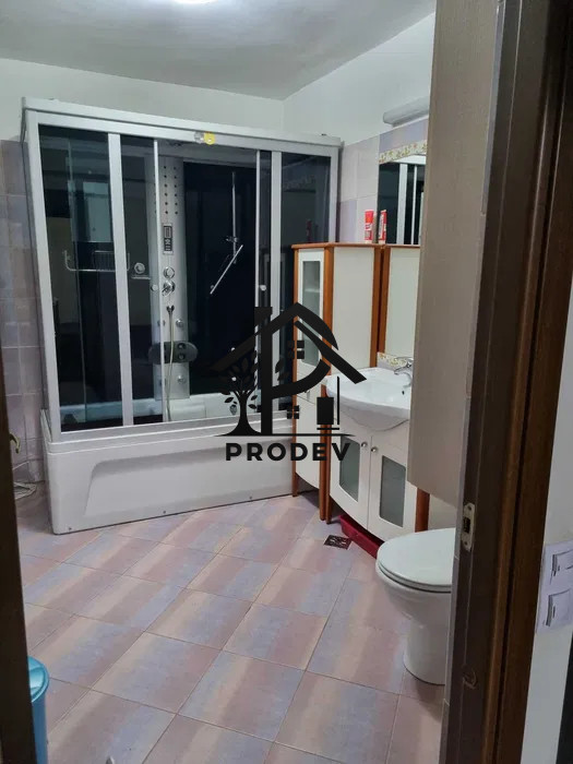 Apartament de 3 camere 58 mp in zona Florilor