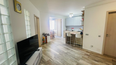 De inchiriat apartament 3 camere, parcare subterana. panorama, zona Vivo!