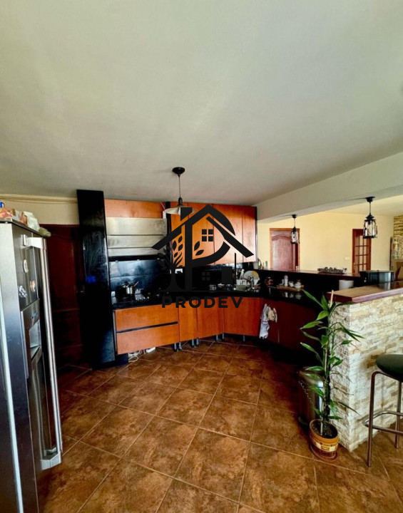 Casa 7 camere 200 mp utili si 644 teren pe strada Tautiului